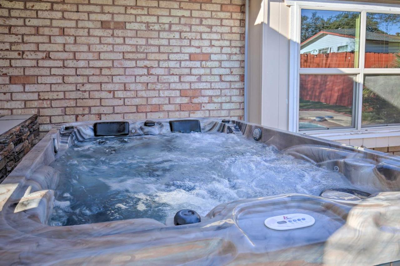 Вилла San Antonio Oasis With Hot Tub, Pool And Outdoor Bar! Экстерьер фото